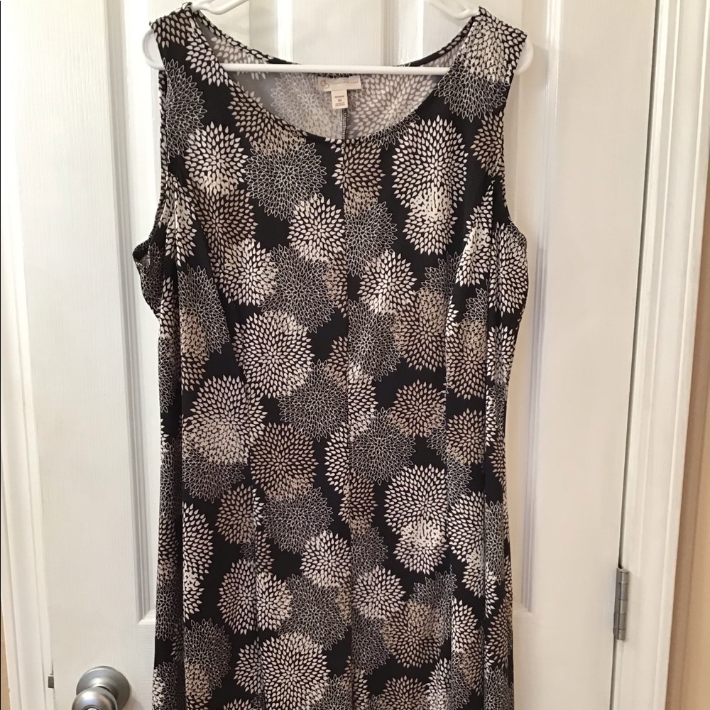 Silky & Feminine Sleeveless Flare Dress